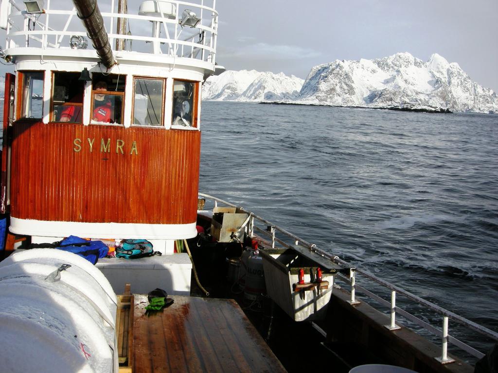 Thon Hotel Lofoten Свольвер Экстерьер фото