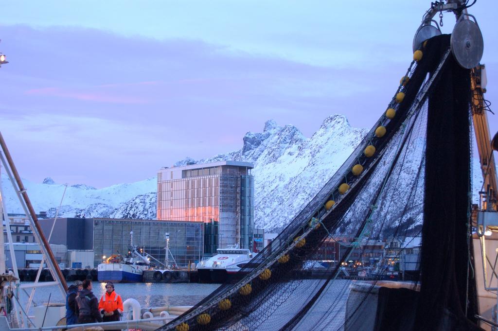Thon Hotel Lofoten Свольвер Экстерьер фото